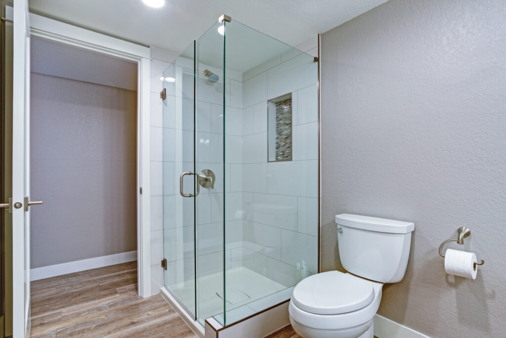 The right shower door can transform the look and style of your bathroom. Check out our guide to find the right style for your home.