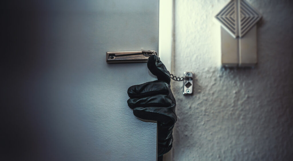 Do you want to make sure you get the best possible home security system? Here's how simple it is to conduct a complete home security audit.
