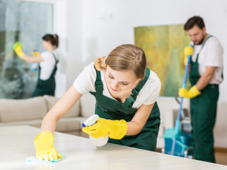 Did you know that not all cleaning companies are created equal these days? Here's the brief guide that makes choosing the best cleaning company simple.