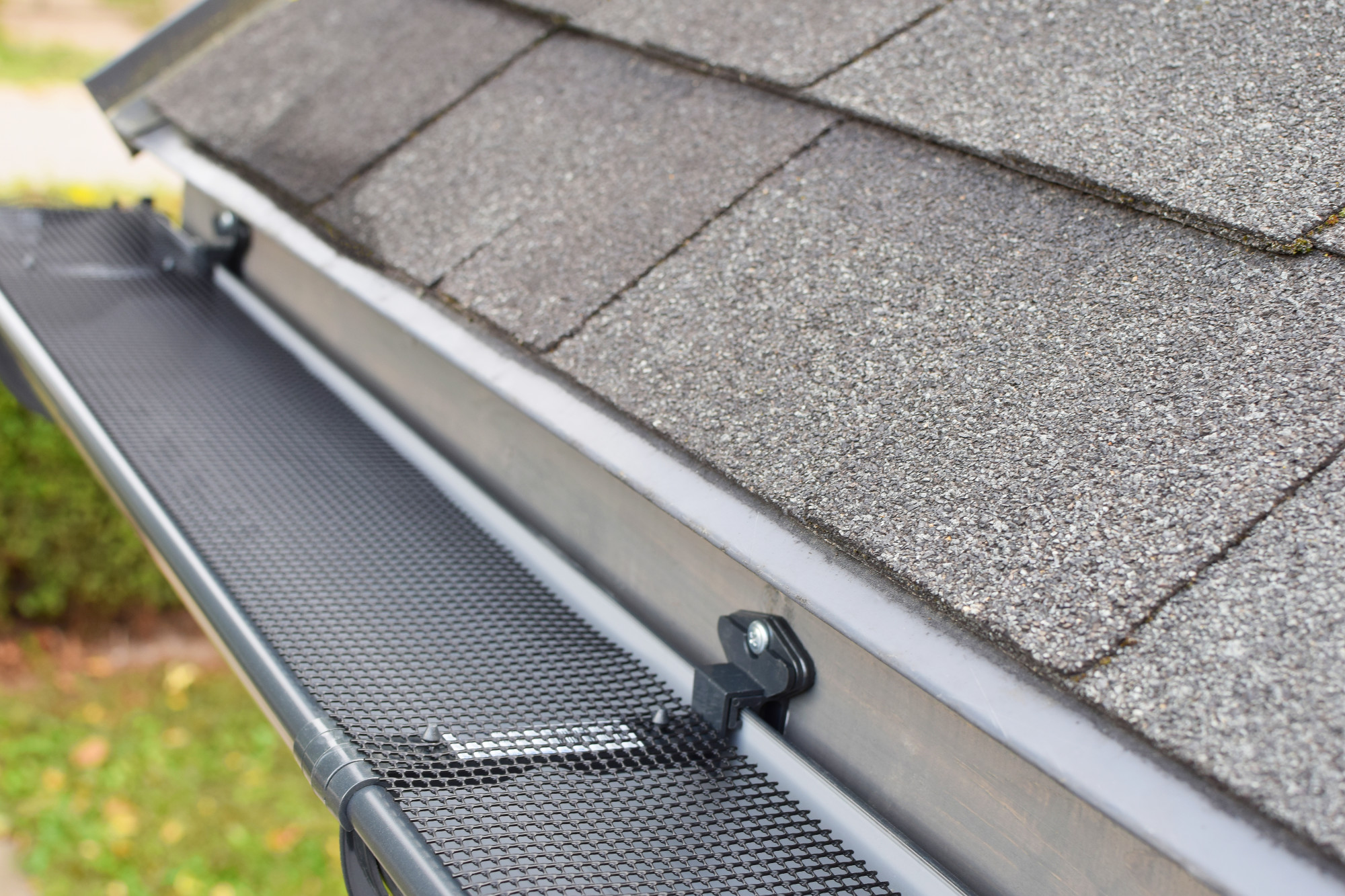 5 Common Gutter Installation Mistakes and How to Avoid Them The Zen